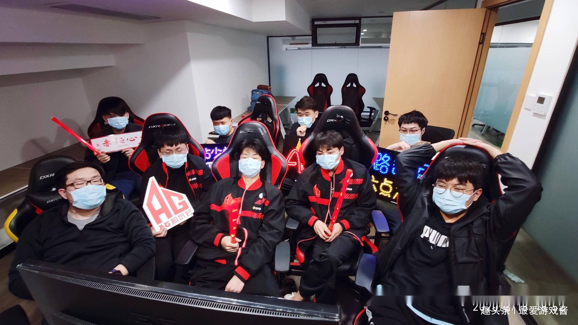 一场经典之战！王者荣耀点燃球迷热情的简单介绍