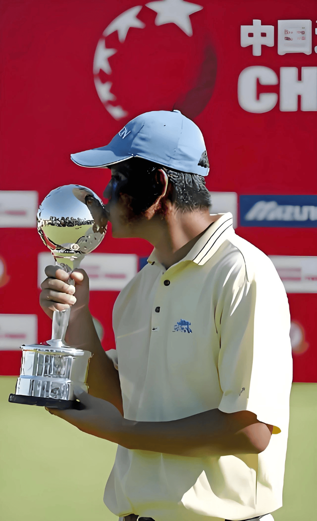 关于高尔夫再创历史，冠军实至名归的信息