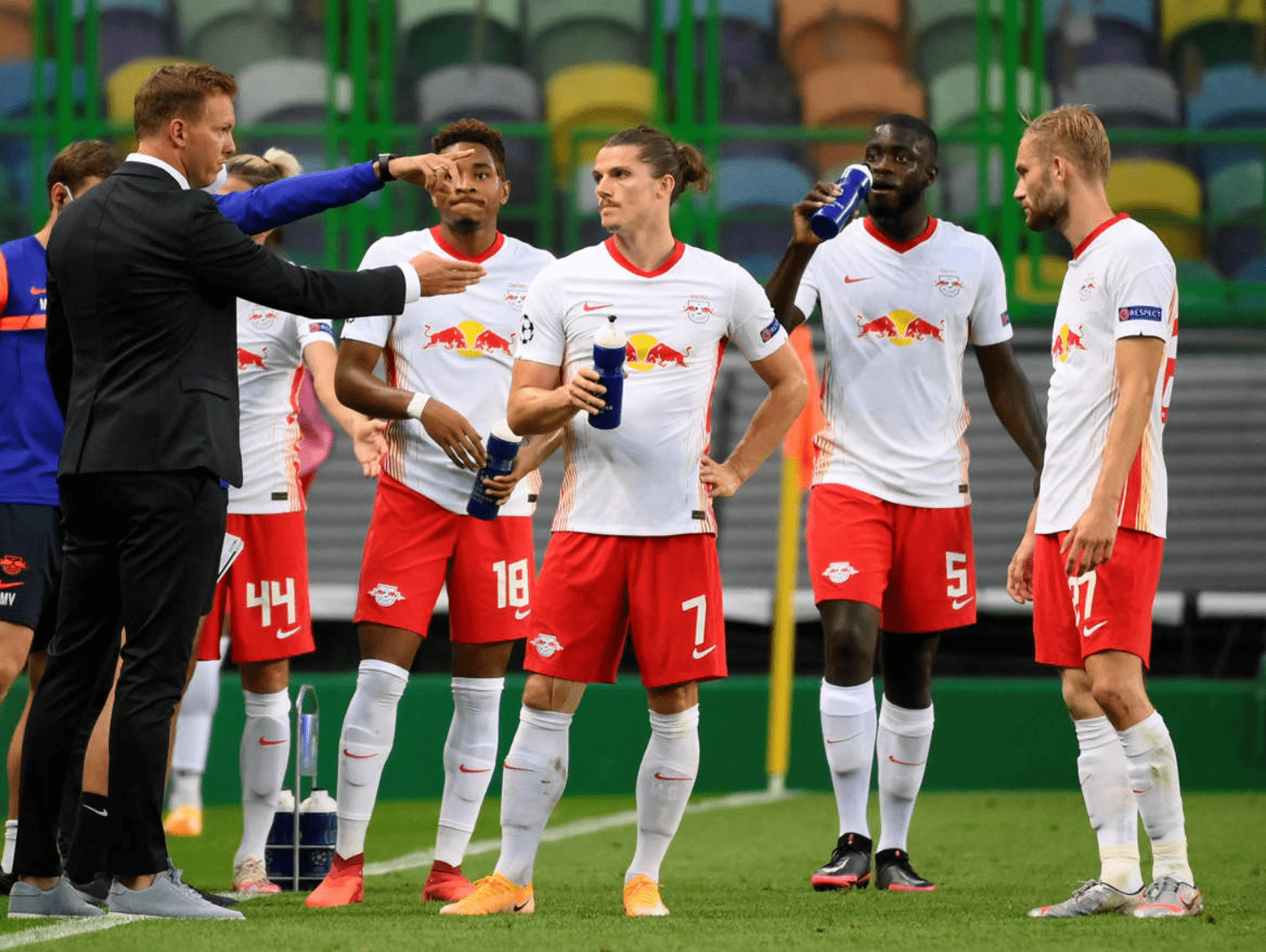 里昂逆转莱比锡红牛，德布劳内扛起全队